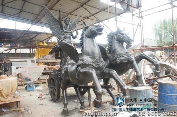 西安飞马人物铸铜雕塑-地产景观雕塑