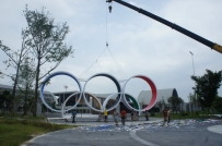 奥林匹克五环雕塑现场放样-德阳奥校五环雕塑模型